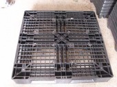 BLACK LIGHTWEIGHT  ECONOMY PLASTIC PALLETS