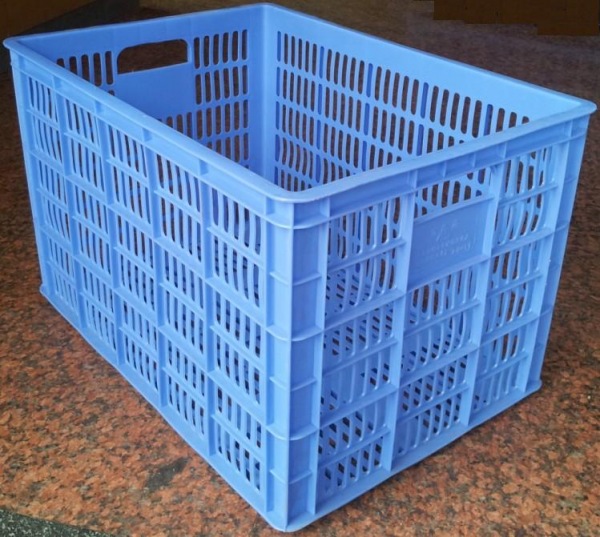 EXTRA LARGE PLASTIC STORAGE BASKETS