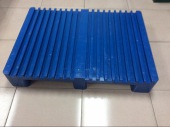 Forklift truck Manual Feed Plastic Pallets