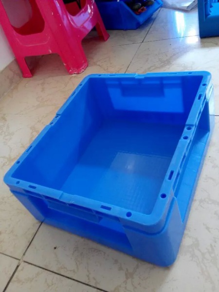 RECYCLED PLASTIC CONTAINERS