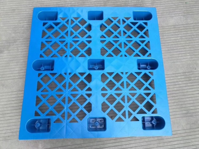 Light-Duty plastic pallets